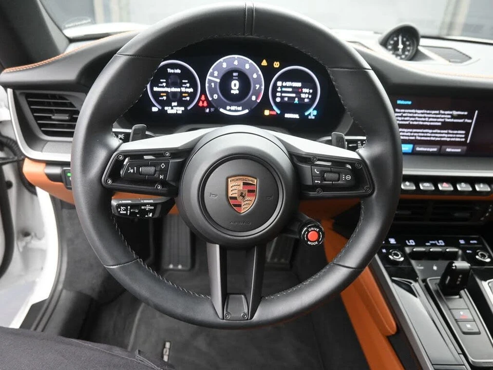 2025 Porsche 992 Carrera - Image 10 of 30
