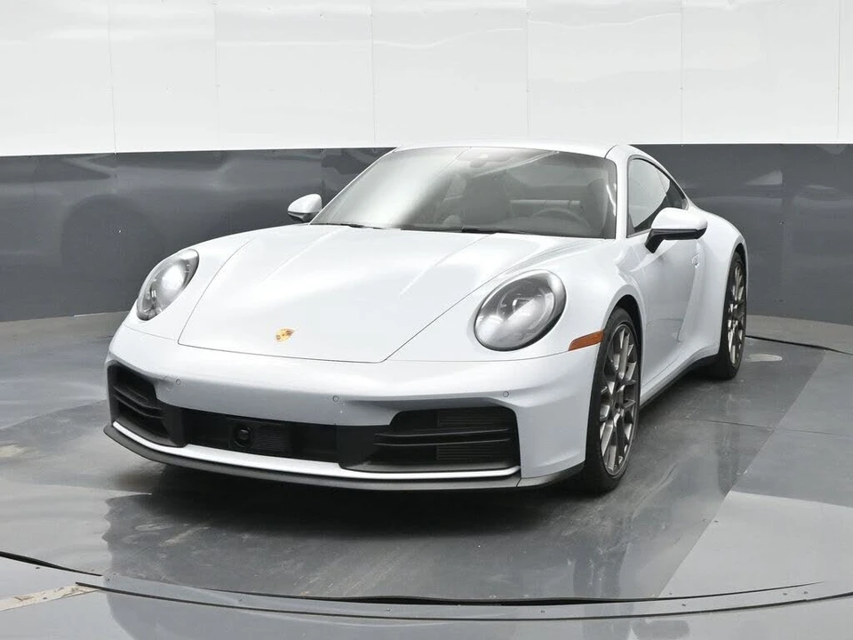 2025 Porsche 992 Carrera - Image 12 of 31