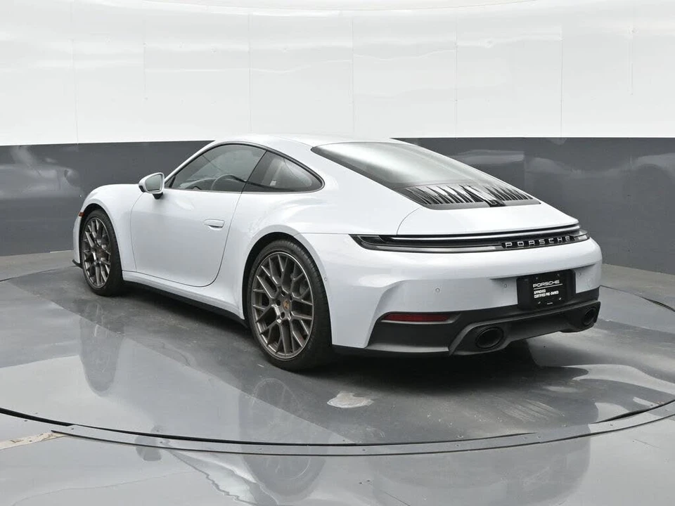 2025 Porsche 992 Carrera - Image 3 of 31