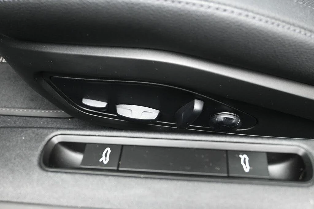 2025 Porsche 992 Carrera - Image 15 of 31