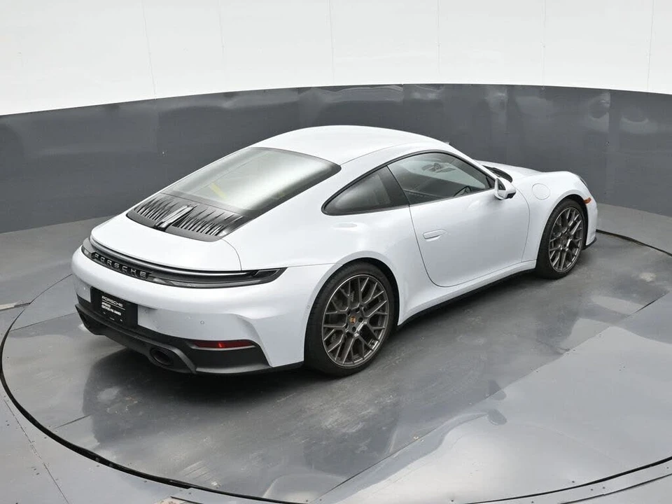 2025 Porsche 992 Carrera - Image 30 of 31