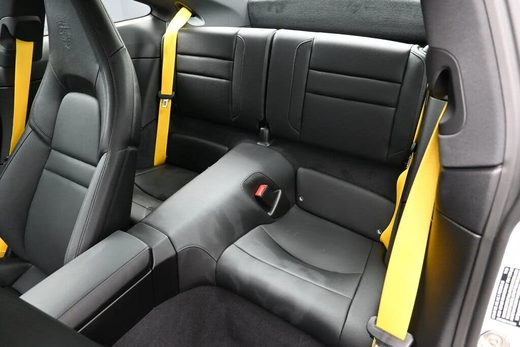 2025 Porsche 992 Carrera - Image 17 of 31