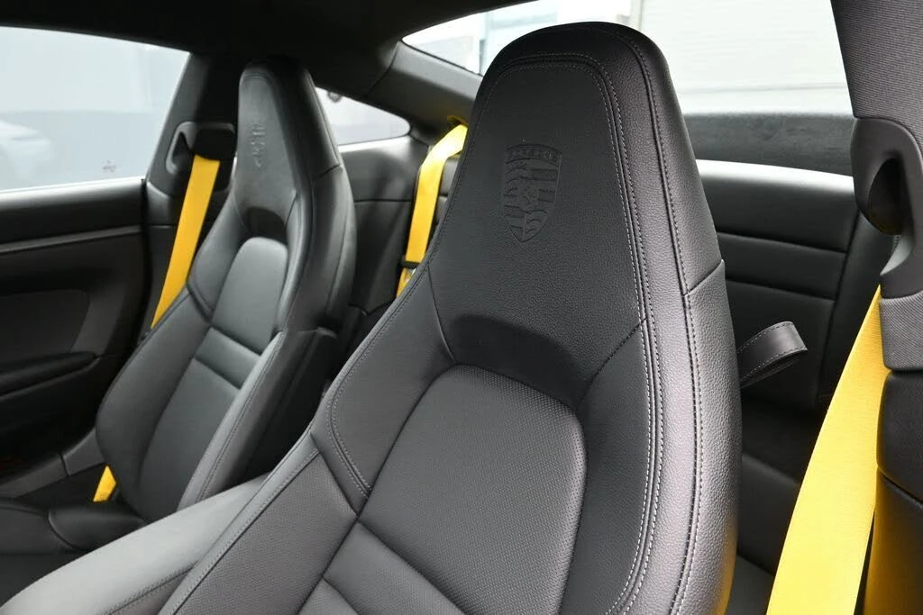 2025 Porsche 992 Carrera - Image 16 of 31