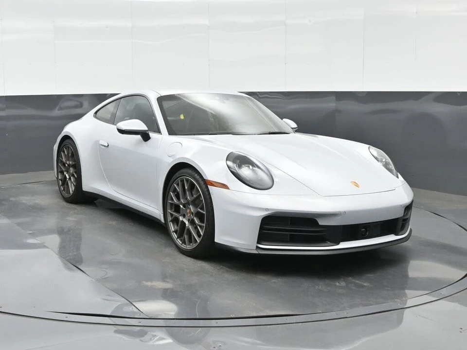 2025 Porsche 992 Carrera - Image 11 of 31