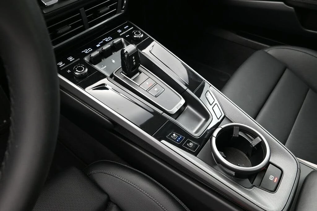 2025 Porsche 992 Carrera - Image 20 of 31
