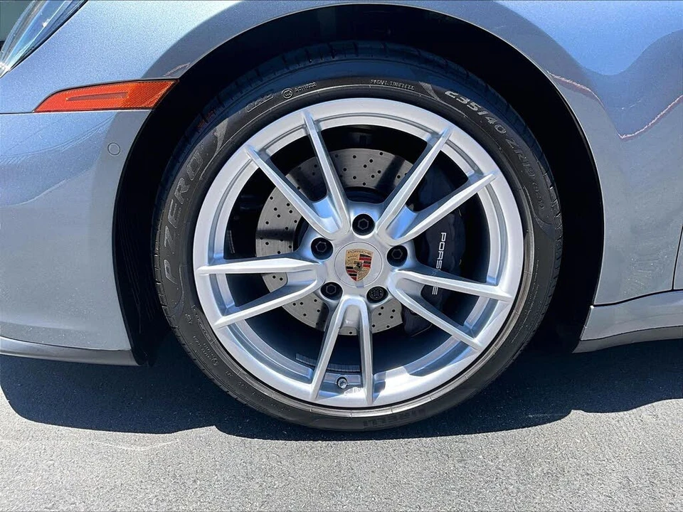 2025 Porsche 992 Carrera - Image 11 of 26