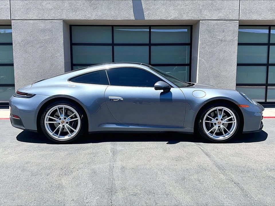 2025 Porsche 992 Carrera - Image 8 of 26