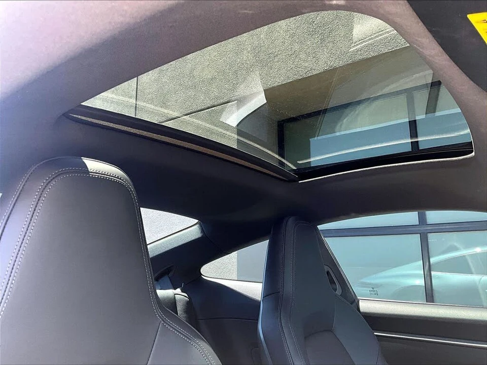 2025 Porsche 992 Carrera - Image 18 of 26