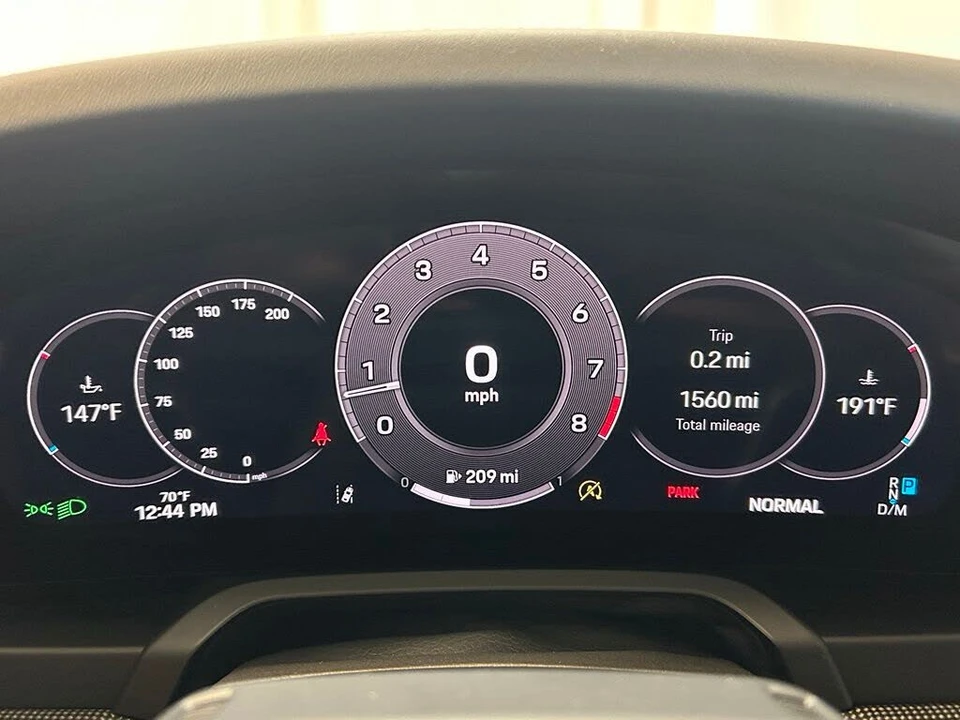 2025 Porsche 992 Carrera - Image 16 of 31