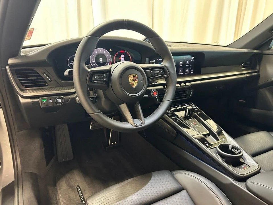 2025 Porsche 992 Carrera - Image 4 of 31