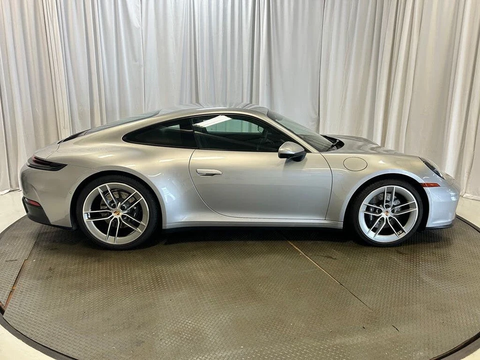 2025 Porsche 992 Carrera - Image 29 of 31