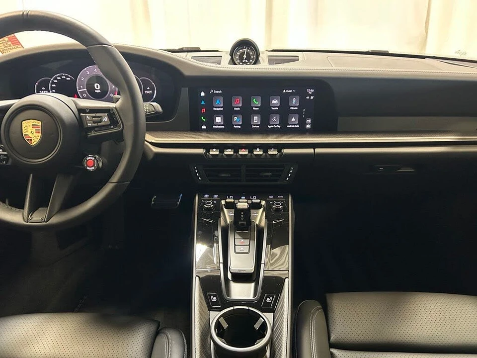 2025 Porsche 992 Carrera - Image 17 of 31