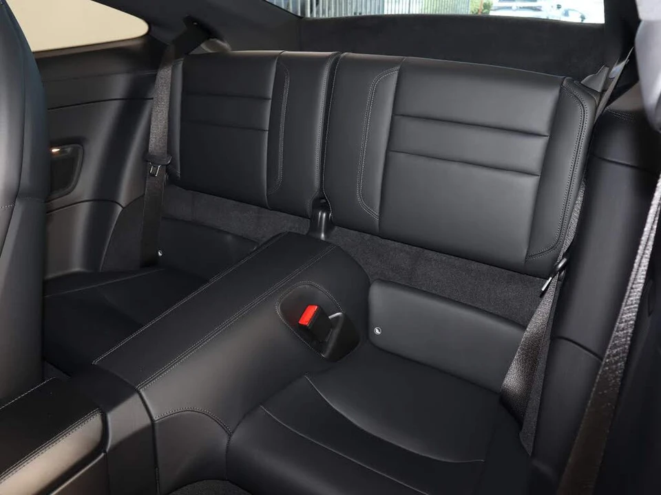 2025 Porsche 992 Carrera - Image 19 of 27