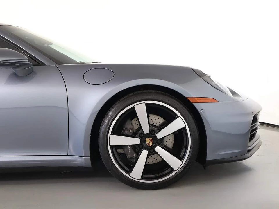 2025 Porsche 992 Carrera - Image 11 of 27