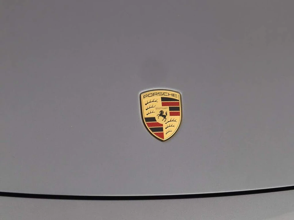 2025 Porsche 992 Carrera - Image 25 of 27