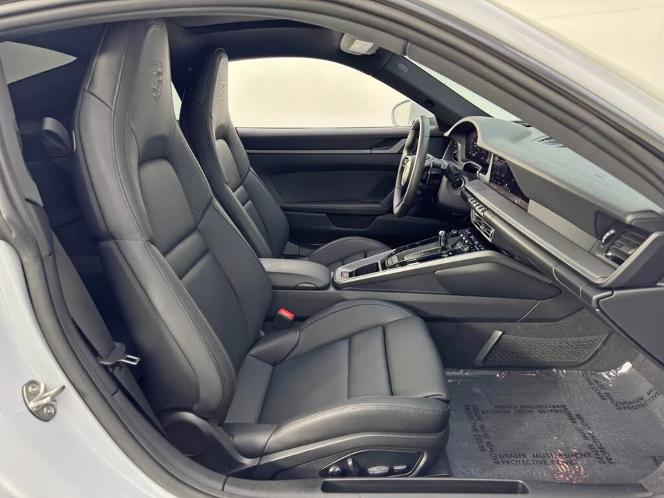 2025 Porsche 992 Carrera - Image 15 of 31