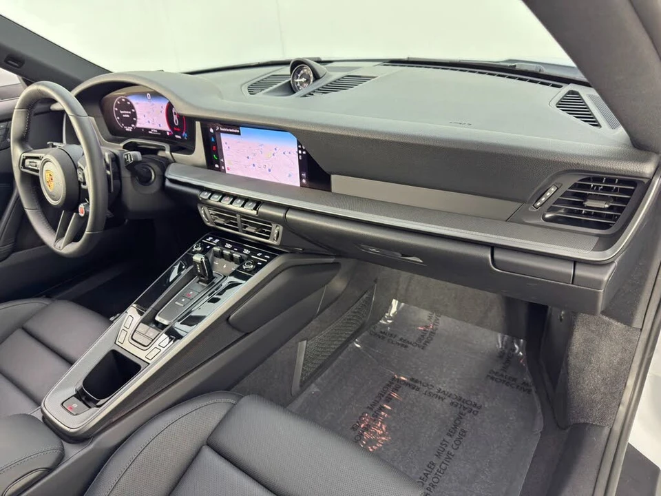 2025 Porsche 992 Carrera - Image 14 of 31