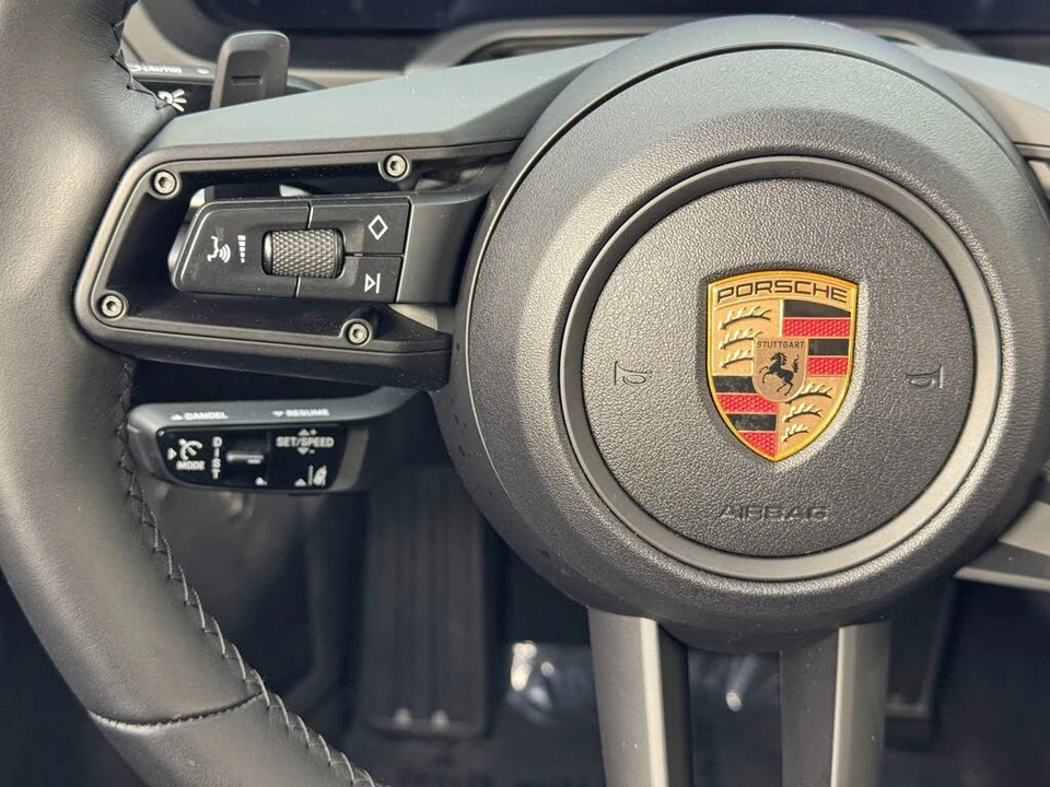 2025 Porsche 992 Carrera - Image 20 of 31