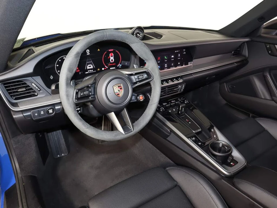 2025 Porsche 992 Carrera - Image 4 of 27