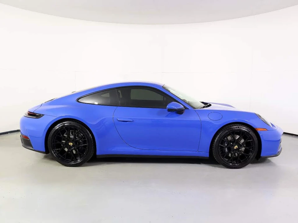 2025 Porsche 992 Carrera - Image 8 of 27