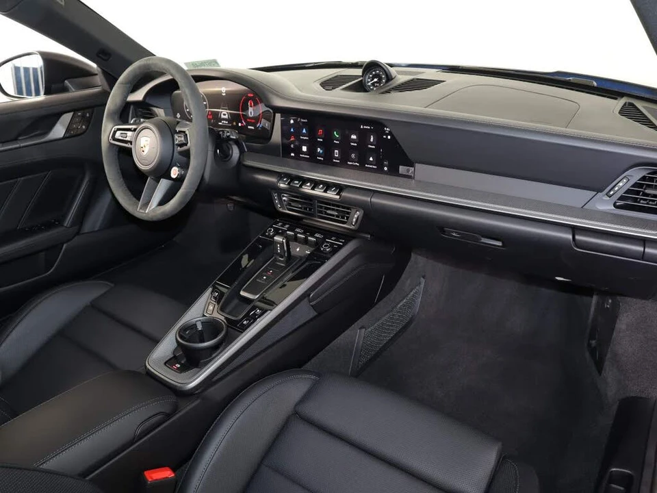 2025 Porsche 992 Carrera - Image 13 of 27