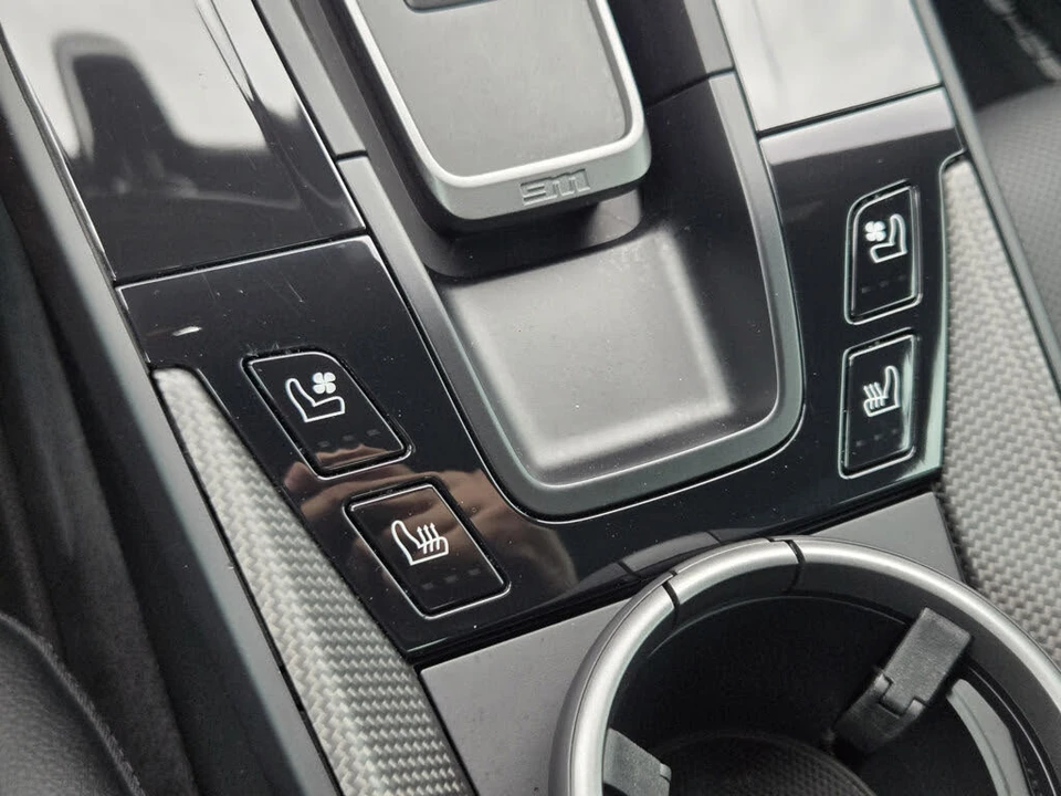 2025 Porsche 992 Carrera - Image 14 of 31