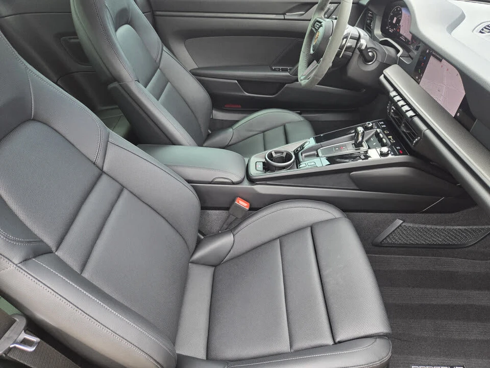 2025 Porsche 992 Carrera - Image 9 of 31