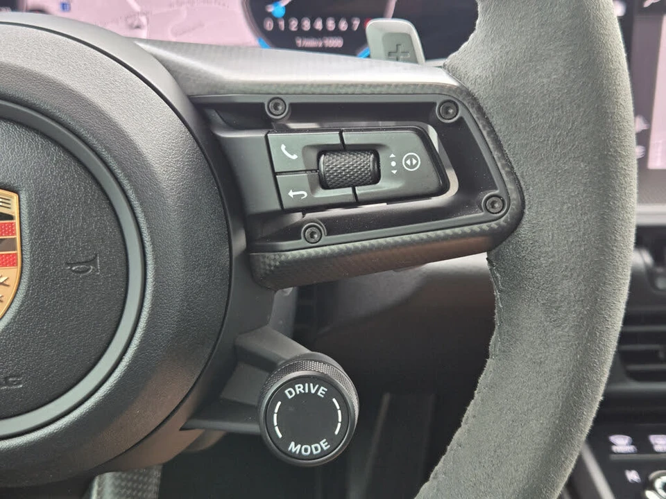 2025 Porsche 992 Carrera - Image 23 of 31