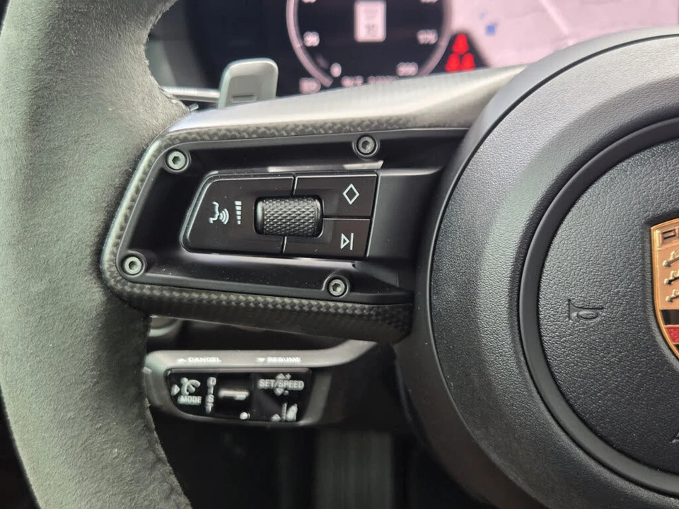 2025 Porsche 992 Carrera - Image 22 of 31