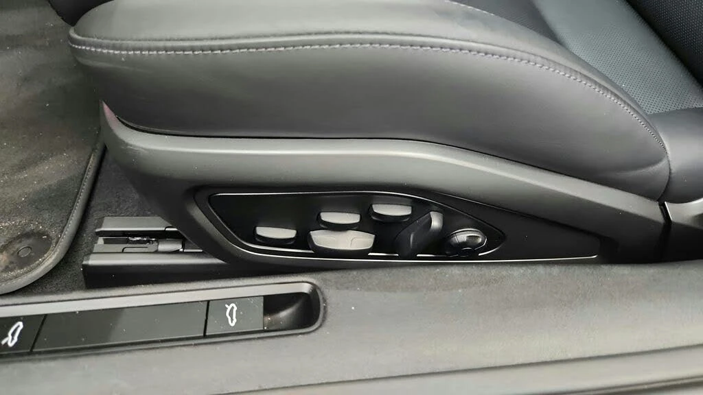 2025 Porsche 992 Carrera - Image 18 of 31