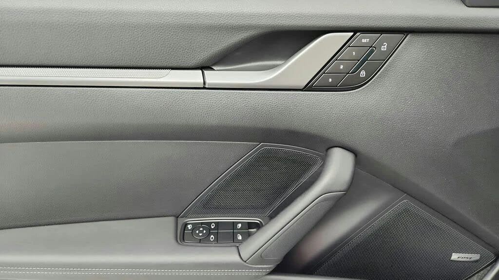 2025 Porsche 992 Carrera - Image 17 of 31