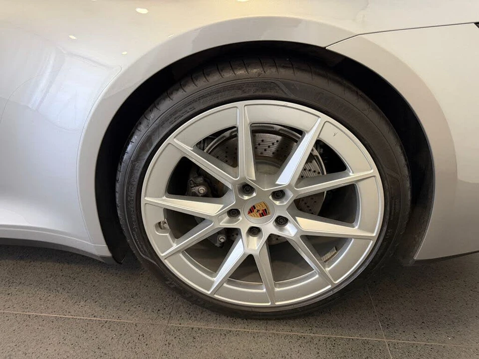 2025 Porsche 992 Carrera - Image 11 of 26