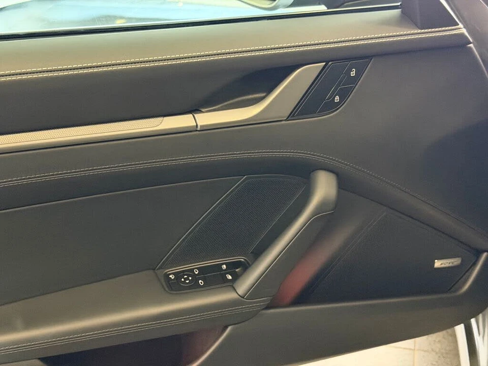 2025 Porsche 992 Carrera - Image 14 of 26
