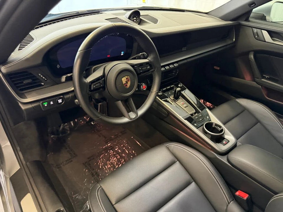 2025 Porsche 992 Carrera - Image 4 of 26