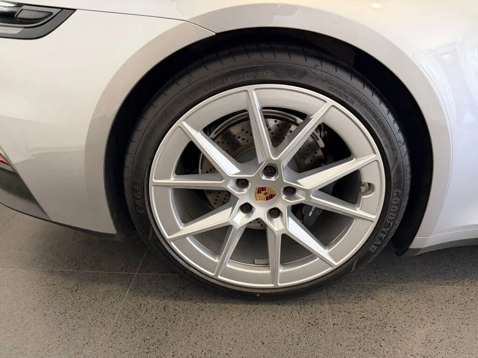 2025 Porsche 992 Carrera - Image 12 of 26