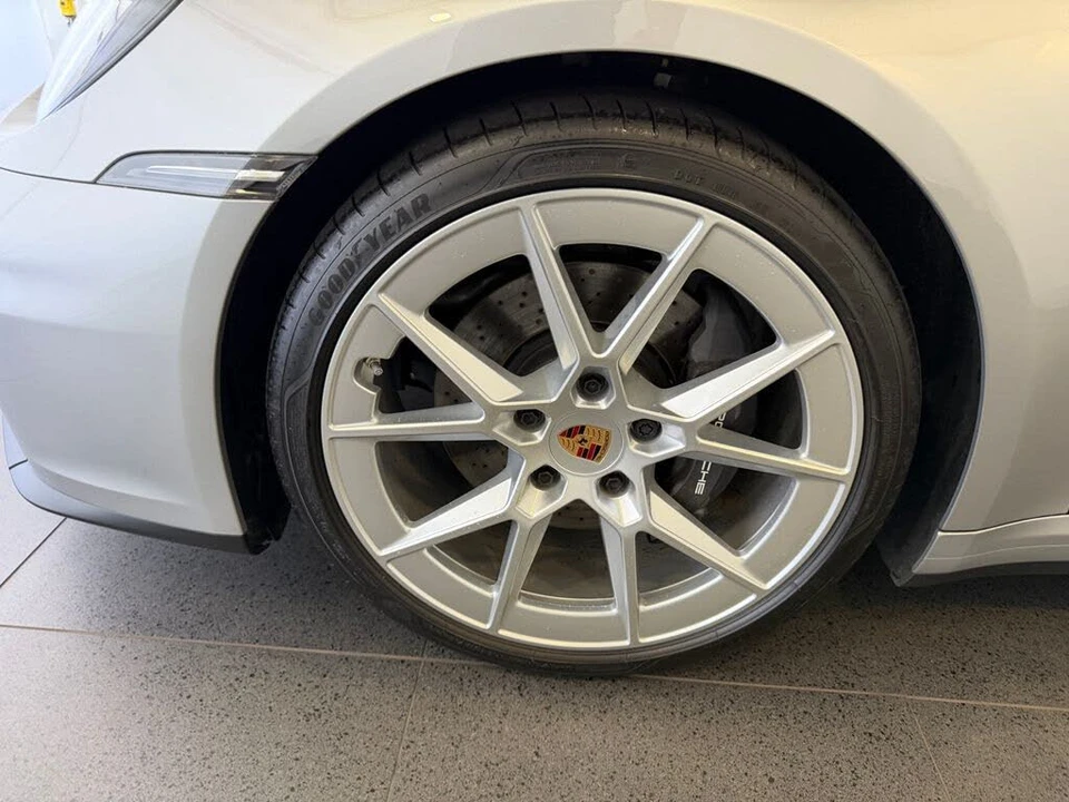 2025 Porsche 992 Carrera - Image 10 of 26
