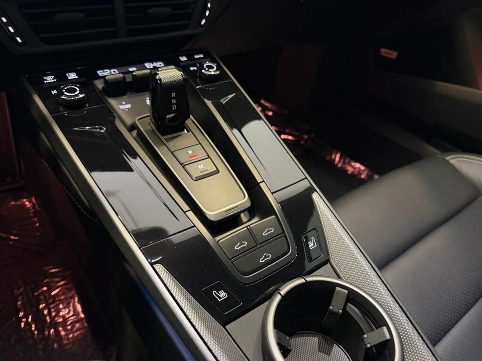 2025 Porsche 992 Carrera - Image 18 of 26
