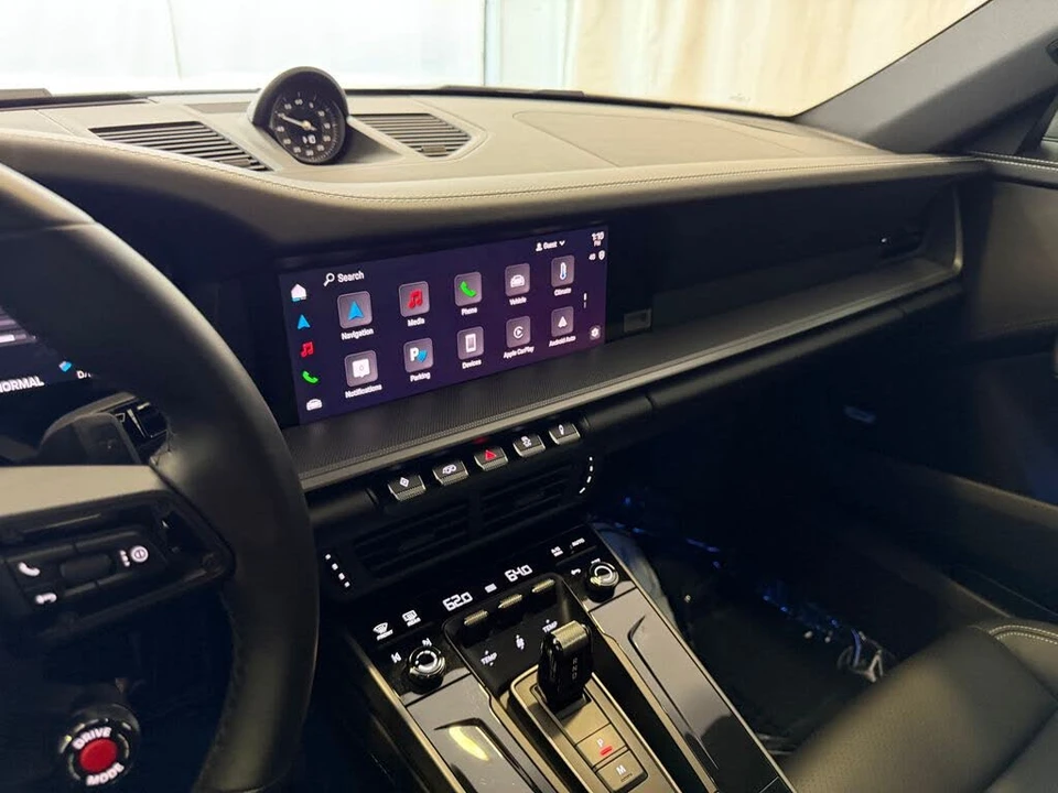2025 Porsche 992 Carrera - Image 17 of 26