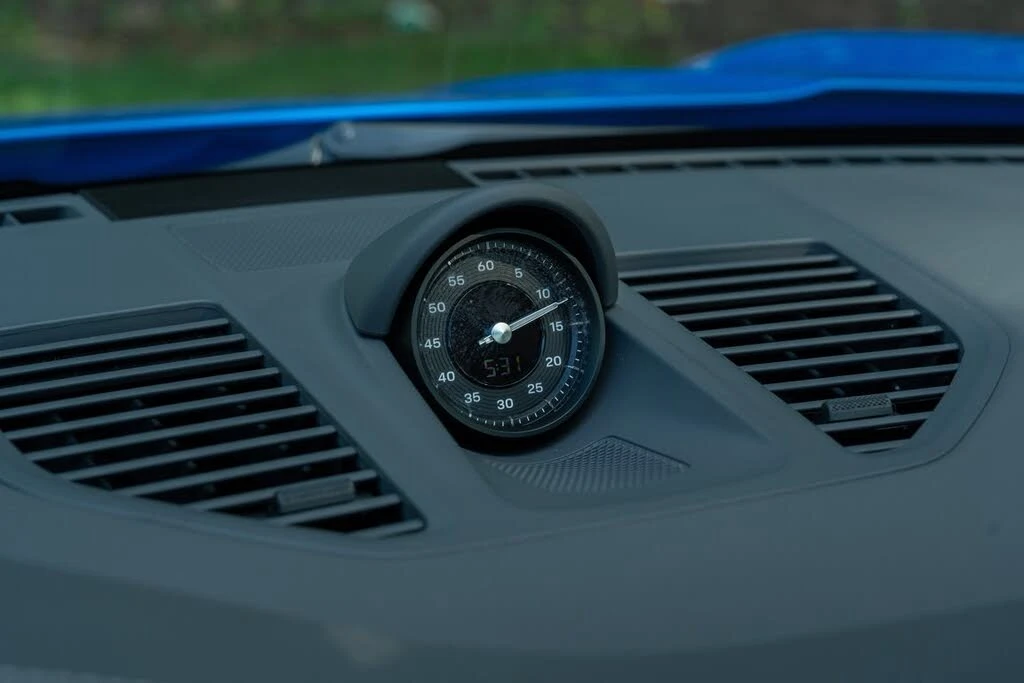 2025 Porsche 992 Carrera - Image 27 of 31