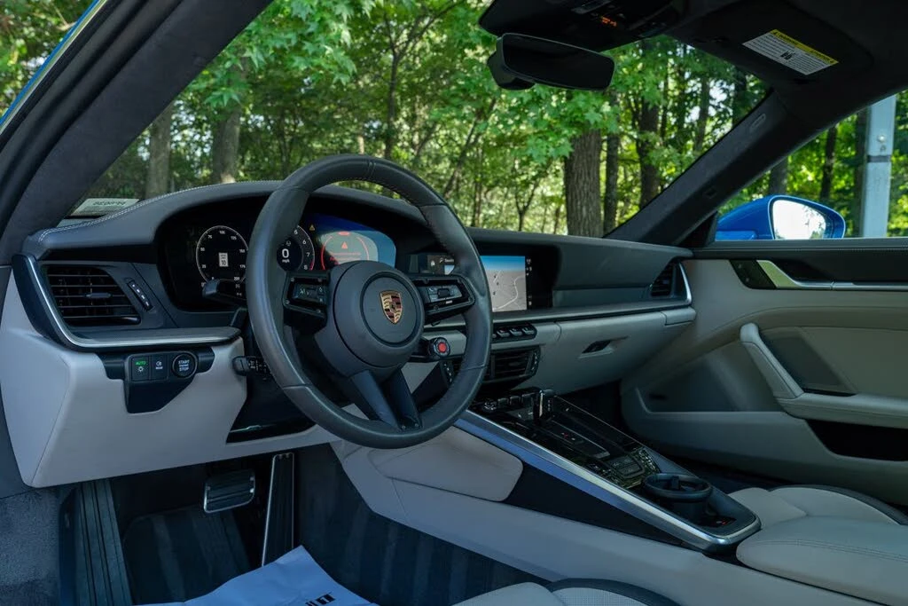2025 Porsche 992 Carrera - Image 4 of 31