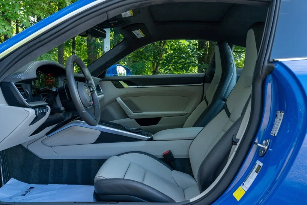 2025 Porsche 992 Carrera - Image 24 of 31