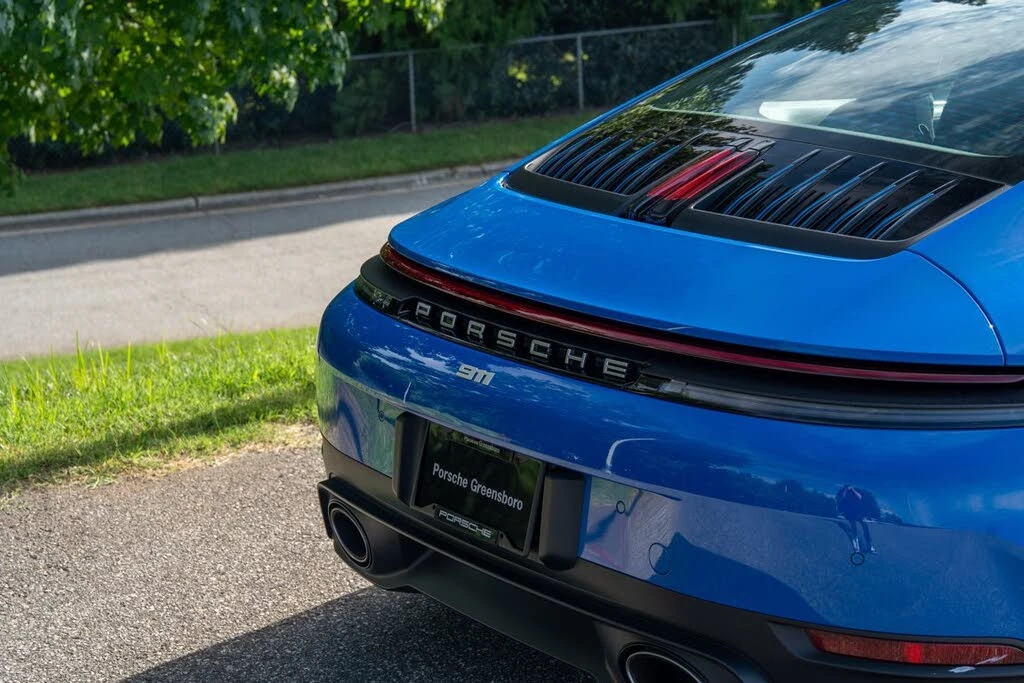 2025 Porsche 992 Carrera - Image 13 of 31