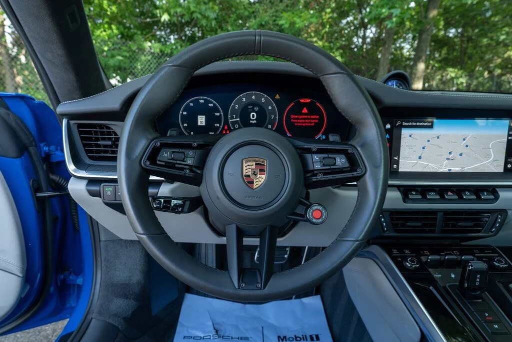 2025 Porsche 992 Carrera - Image 25 of 31