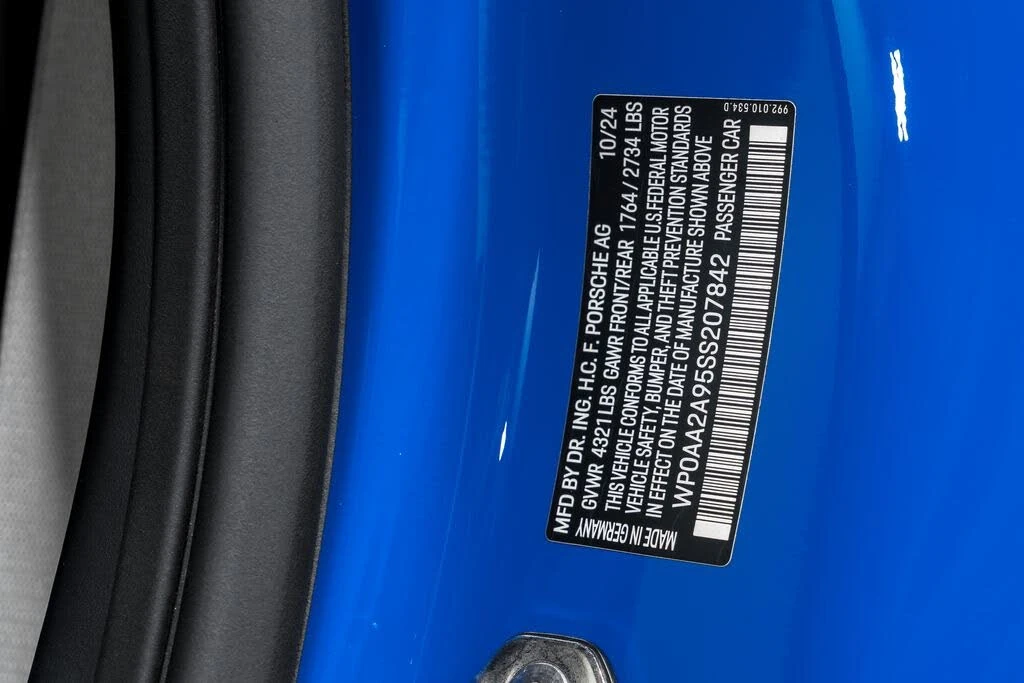 2025 Porsche 992 Carrera - Image 12 of 31