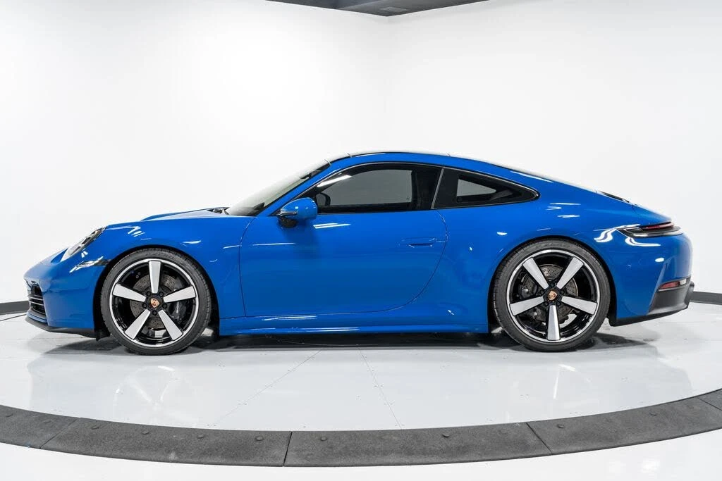 2025 Porsche 992 Carrera - Image 6 of 31
