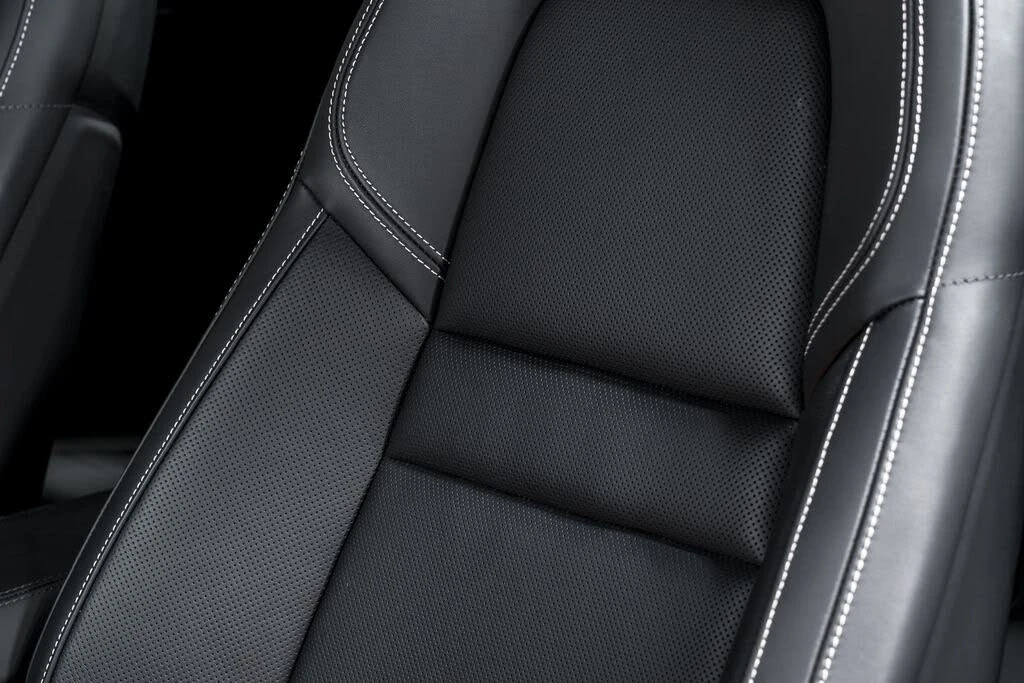 2025 Porsche 992 Carrera - Image 21 of 31