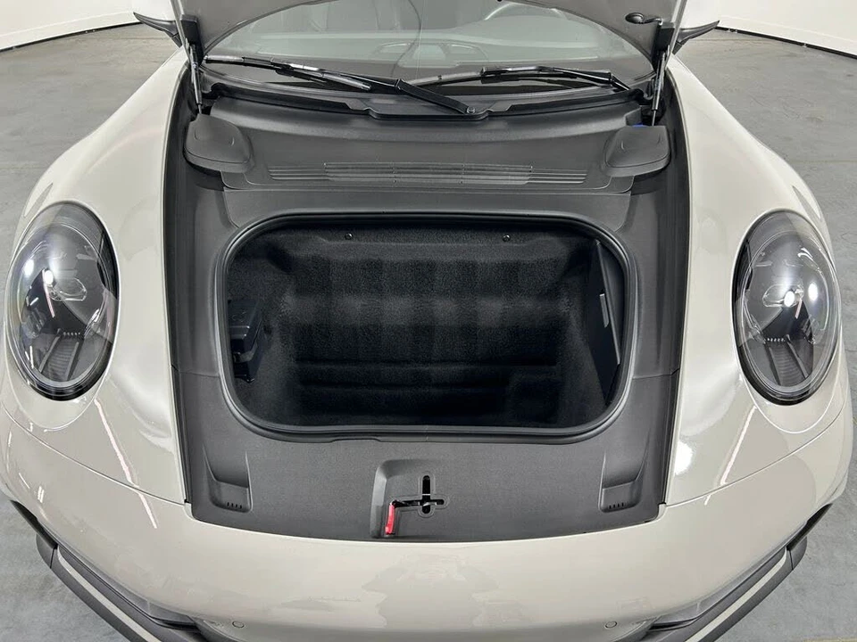2025 Porsche 992 Carrera - Image 28 of 31