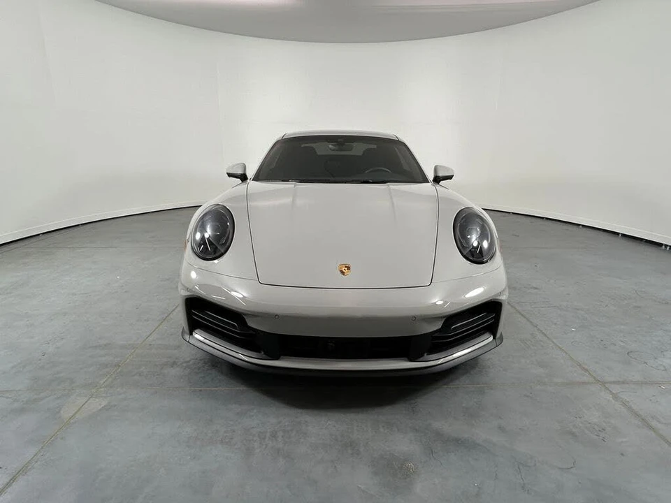 2025 Porsche 992 Carrera - Image 10 of 31
