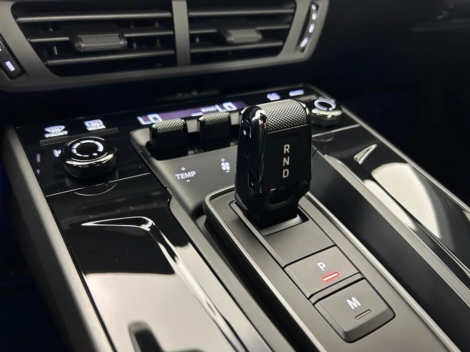 2025 Porsche 992 Carrera - Image 21 of 31