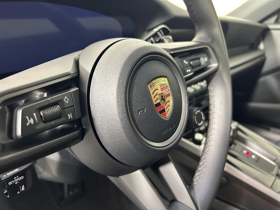 2025 Porsche 992 Carrera - Image 19 of 31